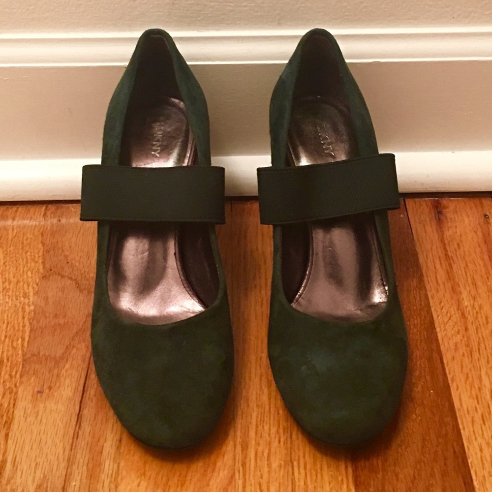 DKNY Donna Karan Round Toe Heels